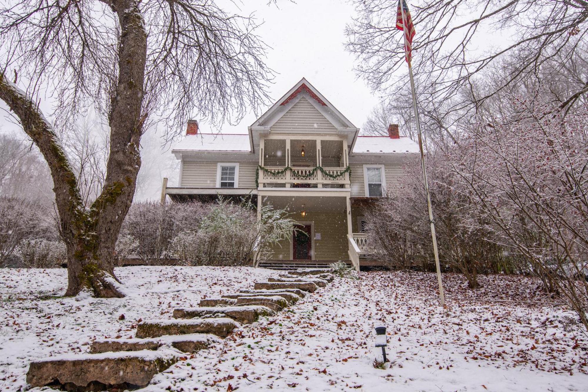 Moore House Inn & Cabins Marlinton المظهر الخارجي الصورة