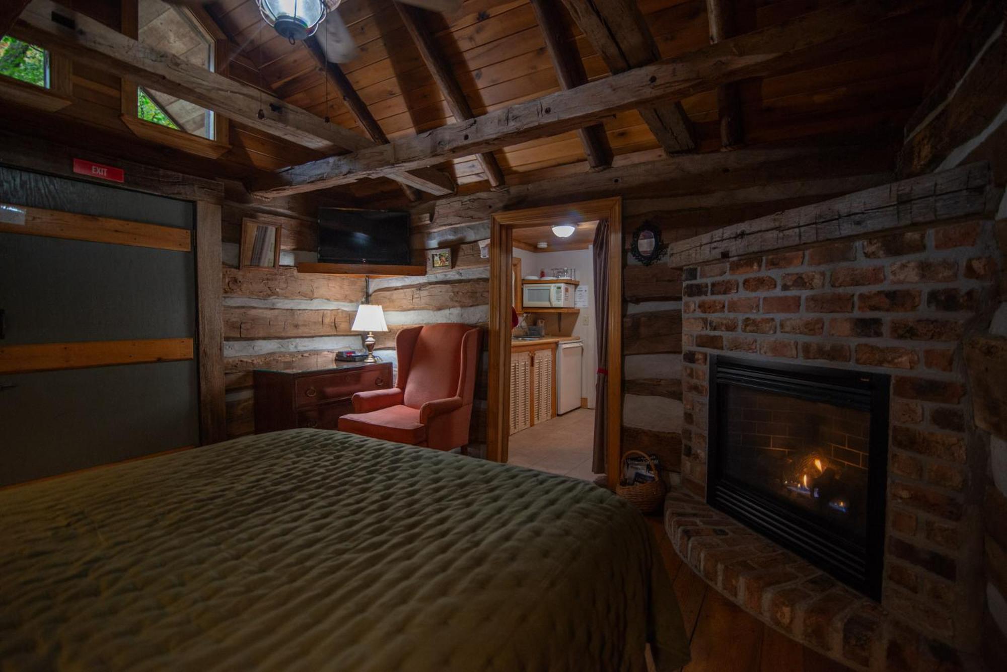 Moore House Inn & Cabins Marlinton الغرفة الصورة