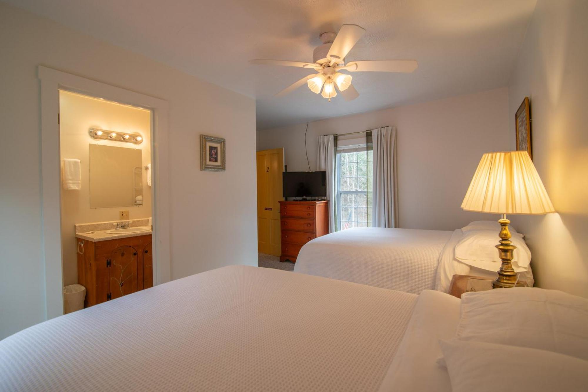 Moore House Inn & Cabins Marlinton الغرفة الصورة