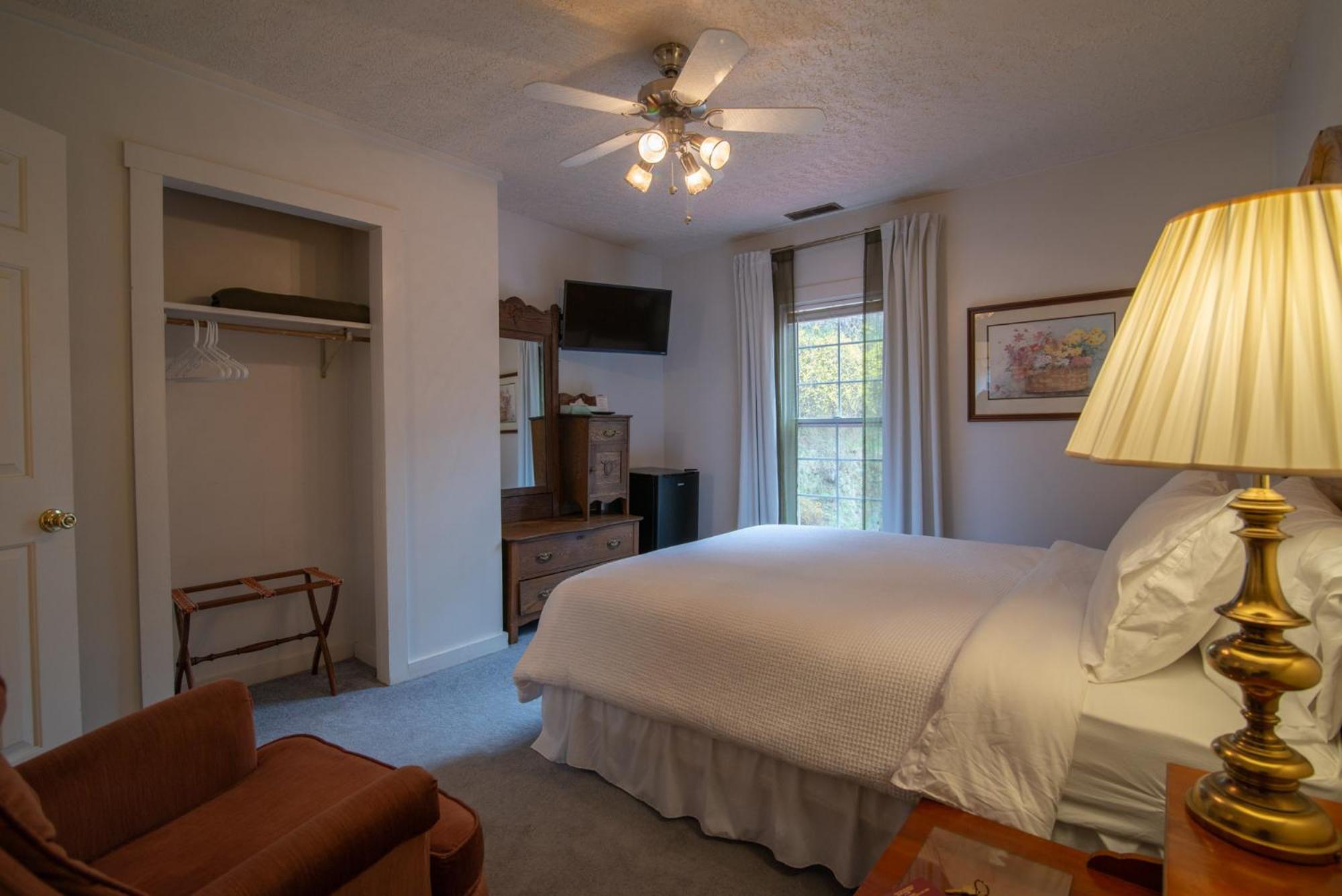 Moore House Inn & Cabins Marlinton الغرفة الصورة