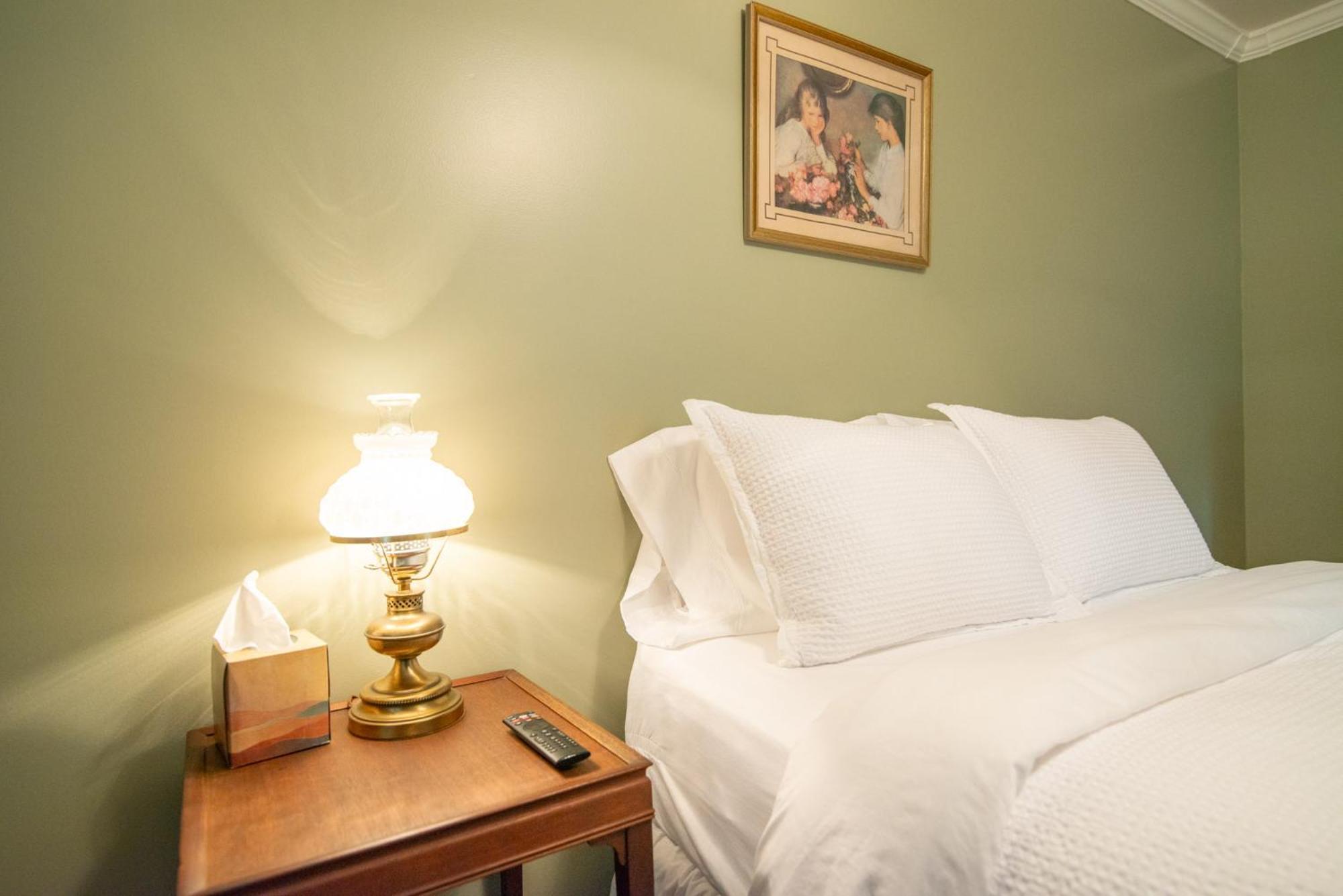 Moore House Inn & Cabins Marlinton الغرفة الصورة
